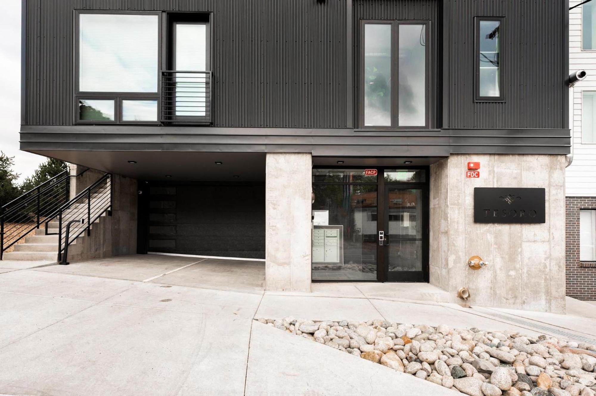 Luxurious Escape - Walk To Empower Field - Tesoro DEN Exterior foto