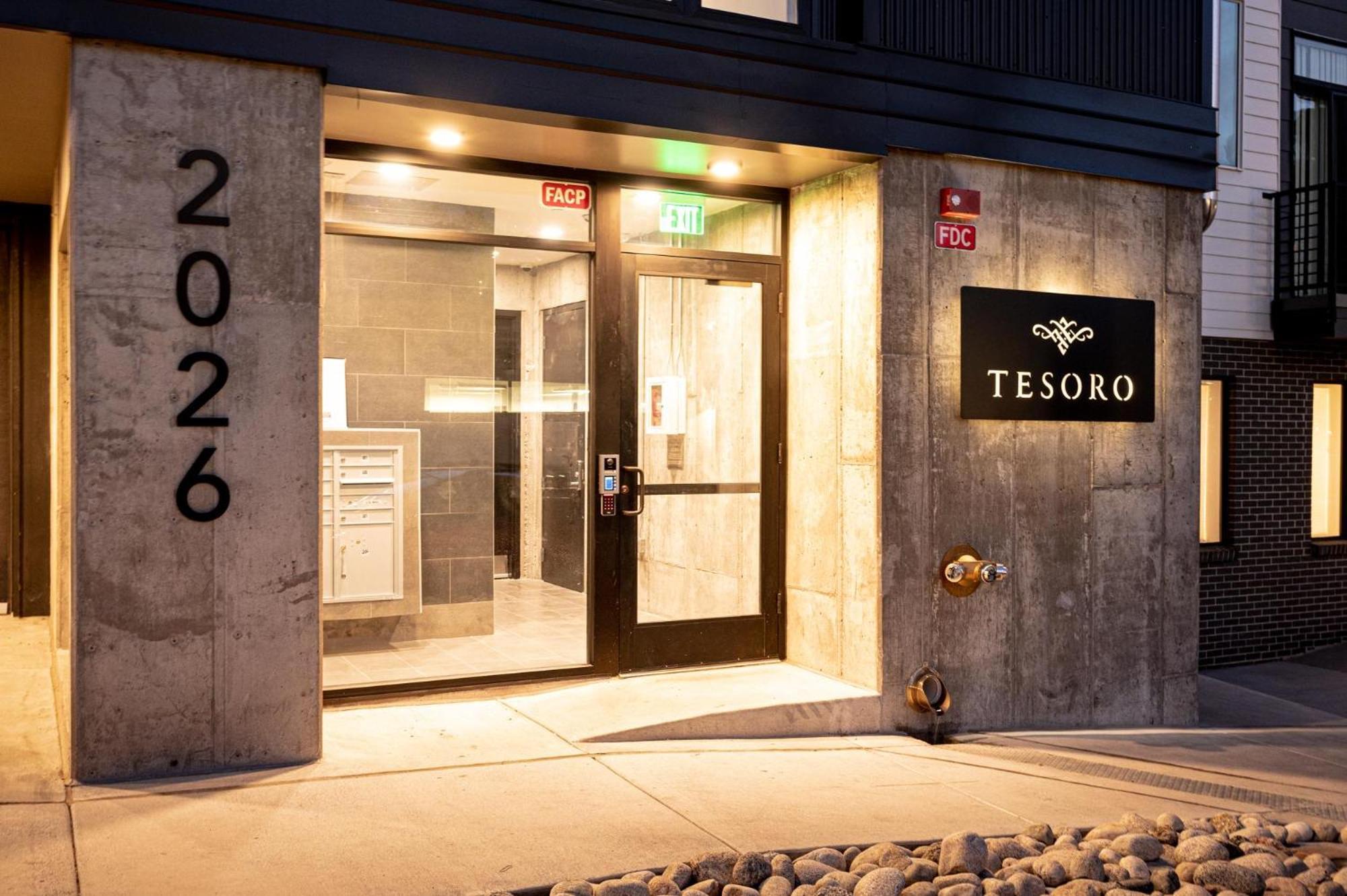Luxurious Escape - Walk To Empower Field - Tesoro DEN Exterior foto